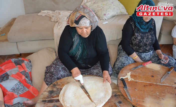 Samsun’da kadınlar kışlık erişte ve çorbalık hazırladı