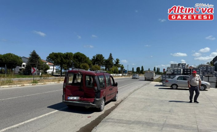 Samsun'da kamyonla hafif ticari aracın çarpıştığı kazada 1 kişi yaralandı