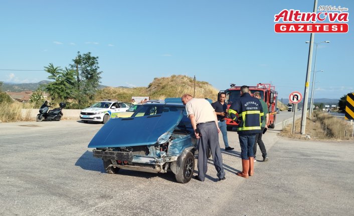 Sinop'ta iki otomobilin çarpıştığı kazada 1 kişi yaralandı
