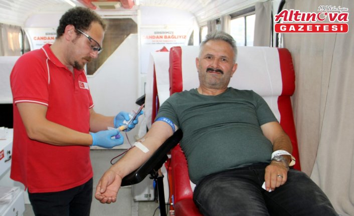 Sinop'ta kan bağışı yapanlara kamp sandalyesi hediye ediliyor