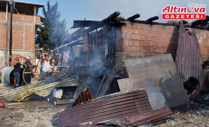 Sinop'ta tamirhanede çıkan yangın söndürüldü
