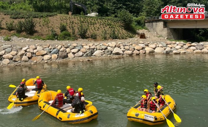 Trabzon'da şehit aileleri ve gaziler rafting heyecanı yaşadı