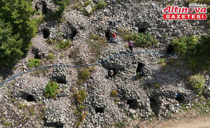 Artvin'de yeraltındaki “buzhane“lerde yiyecek ve içecekleri saklama geleneği sürdürülüyor