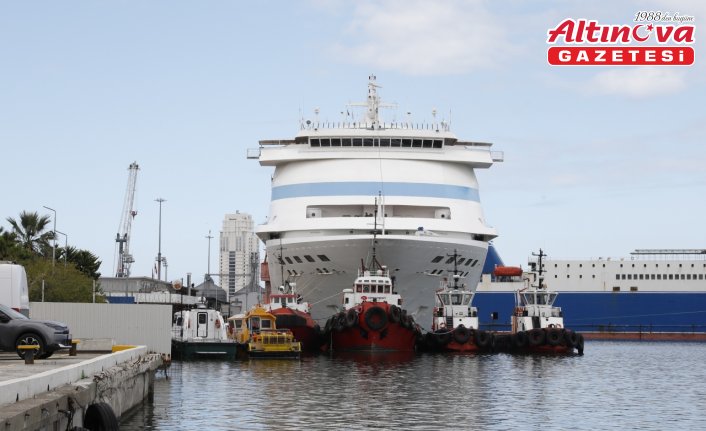 “Astoria Grande“ kruvaziyeri 937 yolcusuyla Samsun Limanı'na demirledi