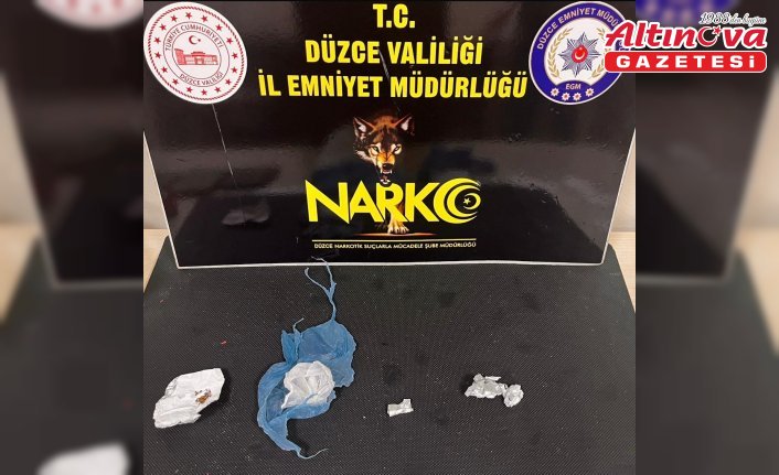 Düzce'de uyuşturucu operasyonlarında yakalanan 5 şüpheliden 2'si tutuklandı