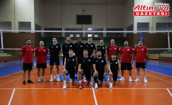 Efeler Ligi ekibi Akkuş Belediyespor bu sezon çifte hedef için mücadele edecek