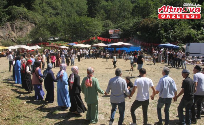 Güce'de “Bal Festivali“ düzenlendi
