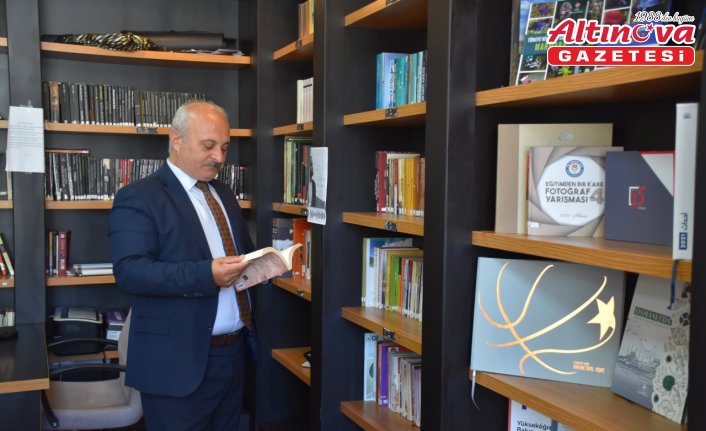 Gümüşhane'de 29 yıl önce mezun olduğu lisede müdürlük yapıyor