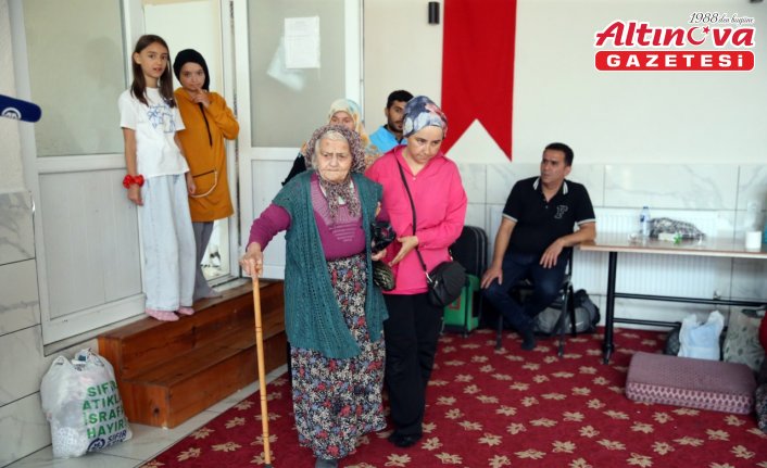 Kastamonu'da ormanlık alandaki 2 yangına müdahale sürüyor