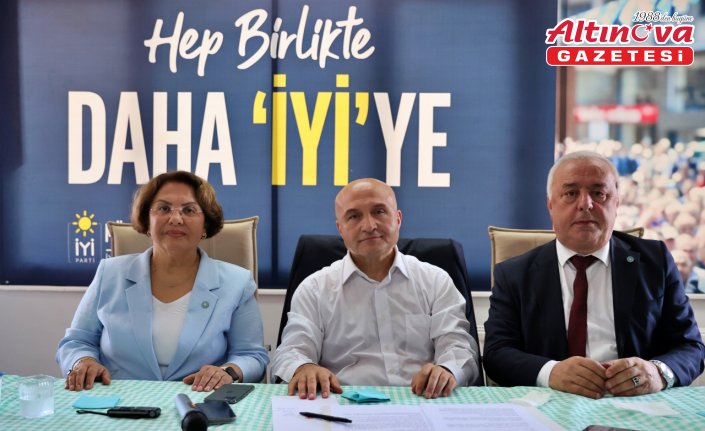 İYİ Partili Usta ve Yüksel, Samsun'da gazetecilerin sorularını yanıtladı