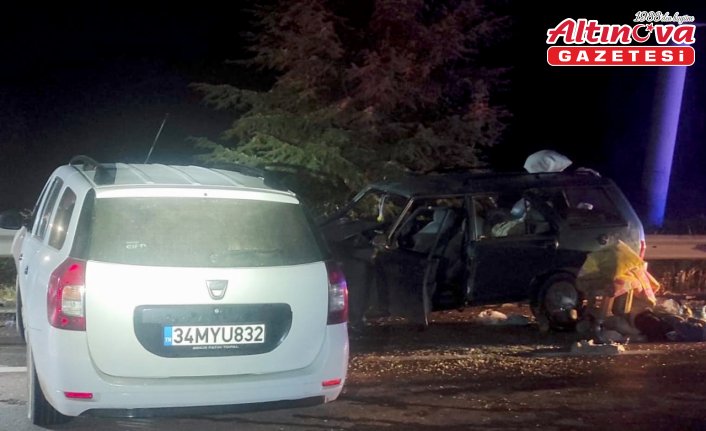 Karabük'te 2 otomobilin çarpıştığı kazada 6 kişi yaralandı