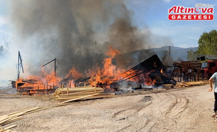 Karabük'te kereste fabrikasında çıkan yangın kontrol altına alındı