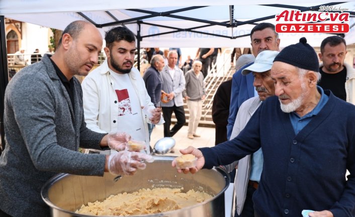 Merzifon'da Gaziler Günü dolayısıyla helva dağıtıldı