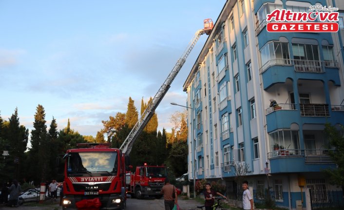 Ordu'da binanın çatısında çıkan yangında hasar oluştu