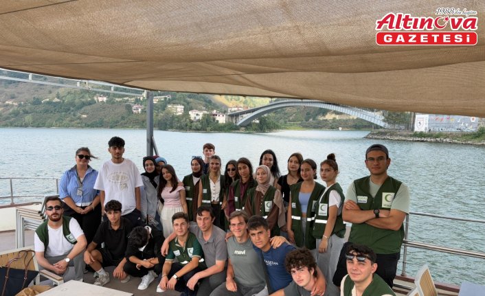 Samsun Yeşilay Şubesi 26 gönüllü öğrenciyle Ayvacık gezisi düzenledi