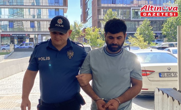 Samsun'da araçlarının önü kesilen çift darbedildi