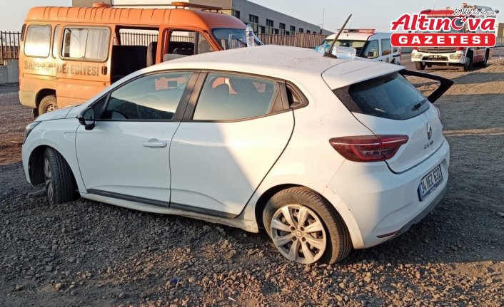 Samsun'da minibüs ile otomobilin çarpışması sonucu 3 kişi yaralandı