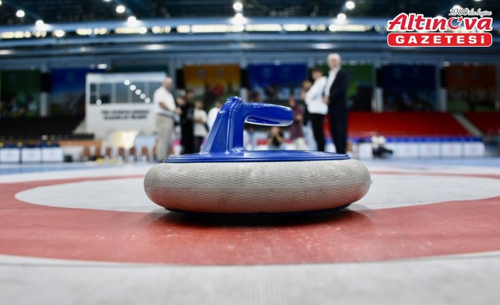 Samsun'da suça sürüklenen çocuklara floor curling eğitimi veriliyor