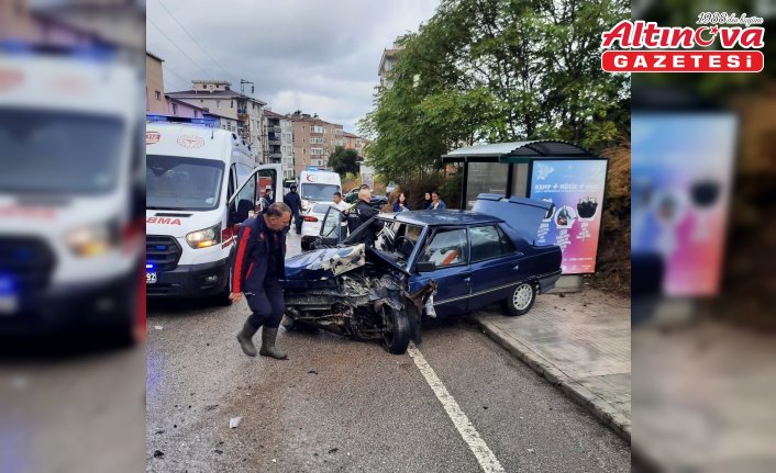Sinop’ta iki otomobilin çarpıştığı kazada 4 kişi yaralandı