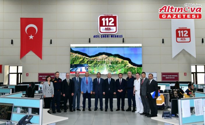 Trabzon Valisi Yıldırım 112 Acil Çağrı Merkezi'ni ziyaret etti