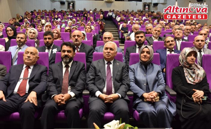 Trabzon'da “Peygamberimiz ve Aile Ahlakı“ konulu konferans düzenlendi