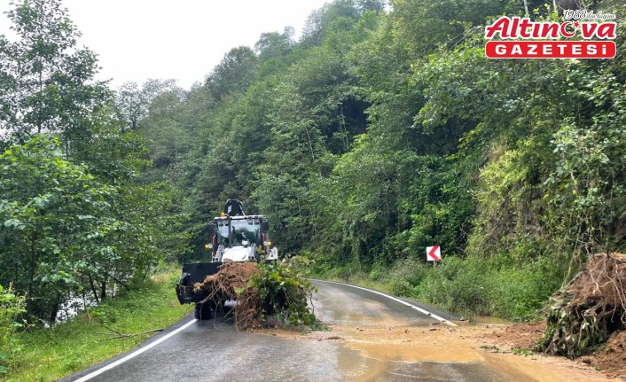 Trabzon'un bazı ilçelerinde heyelanlar meydana geldi