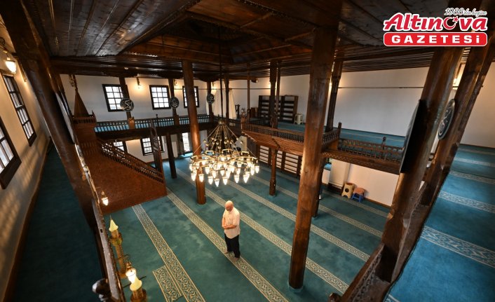 Trabzon'un yüzlerce yıllık camileri taş ve ahşap sanatının zengin örneklerini sergiliyor