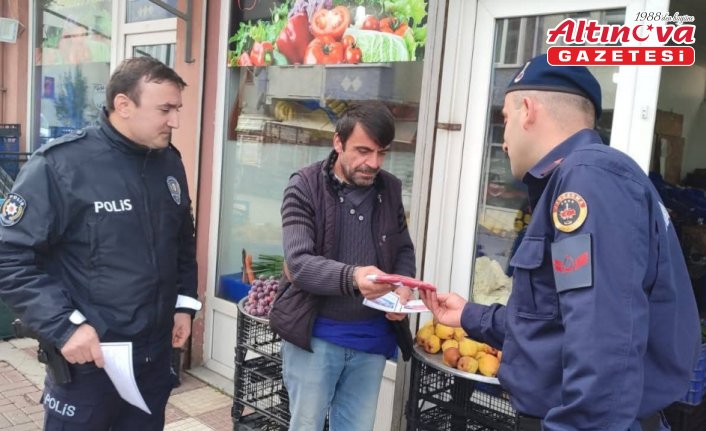 Ağlı'da esnafa Türk bayrağı dağıtıldı