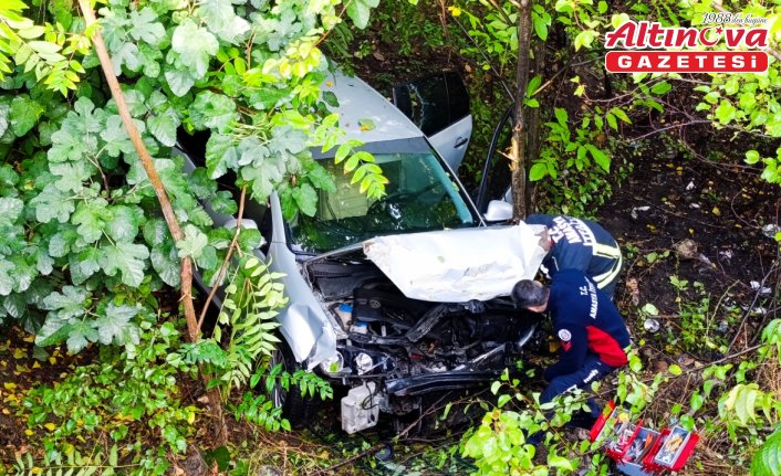 Amasya'da bahçeye devrilen otomobildeki 4 kişi yaralandı