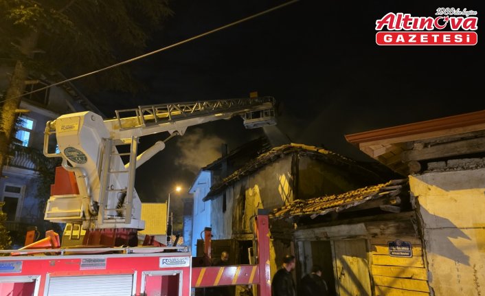 Amasya'da çıkan yangında 2 ev zarar gördü