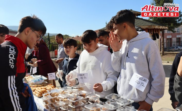 Amasya’da lise öğrencilerinden Filistin’e destek kermesi