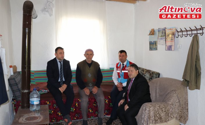 Boğazkale SYDV görevlileri yaşlıları ziyaret etti