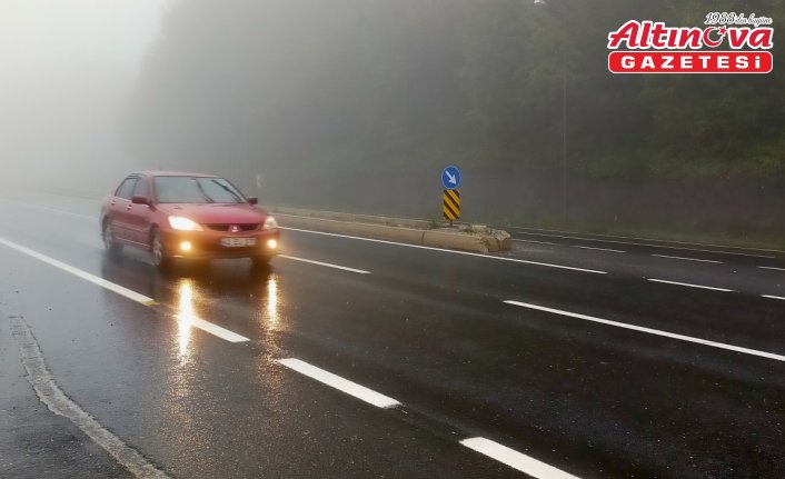 Bolu Dağı'nda sis ve sağanak ulaşımı olumsuz etkiledi