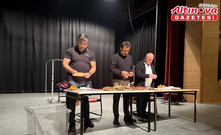 CHP Karabük İl Başkanlığına Vedat Yaşar seçildi