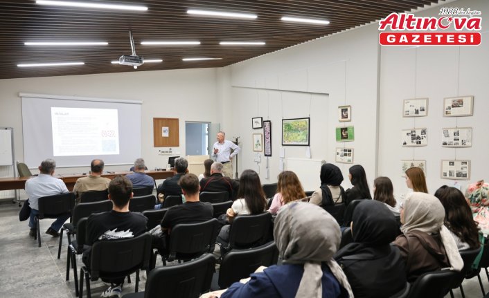 Düzce Üniversitesinde “Bağ, Bahçe, Çiçek Konferansı“ düzenlendi