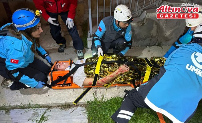 Düzce'de 6,3 büyüklüğünde deprem ve yangın senaryosuyla tatbikat yapıldı