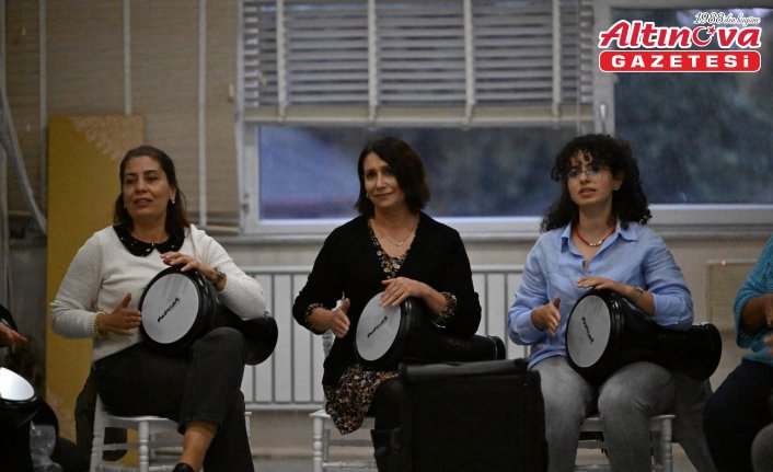 Düzce'de ev hanımı ve girişimci kadınlar, müziğin ritmiyle hayatını renklendiriyor