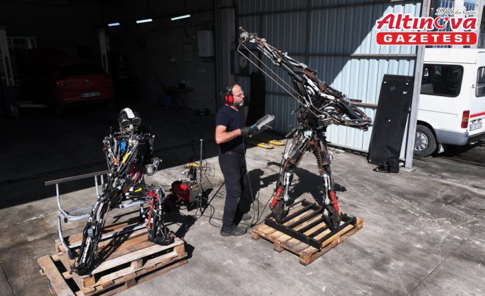 Düzce'de motor ustası Gazze'deki direnişi simgeleyen maket robotlar yaptı