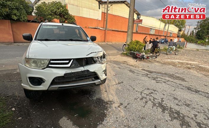 Düzce'de pikap ile çarpışan motosikletteki 2 kişi yaralandı