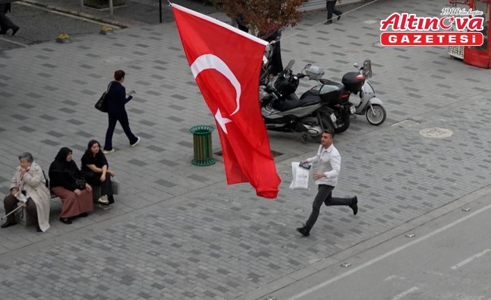Düzce'de yapılan sosyal deney vatandaşların bayrak hassasiyetini göz önüne serdi