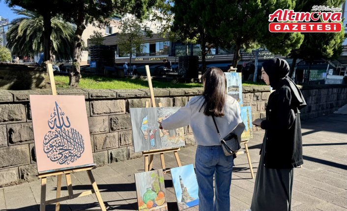 Giresun'da üniversite öğrencileri resim sergisi açtı