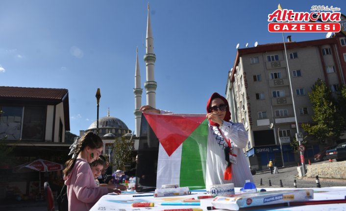 Gümüşhane'de “Filistinli çocuklar için çiz“ etkinliği yapıldı