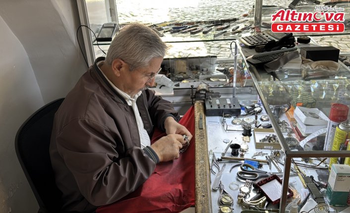 Karabüklü saat tamircisi yarım asırdır saatleri ayarlıyor
