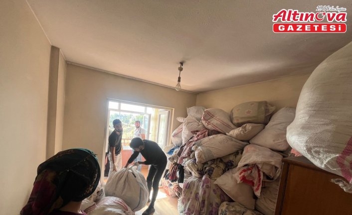 Karabük'te bir evden kamyon dolusu çöp çıktı