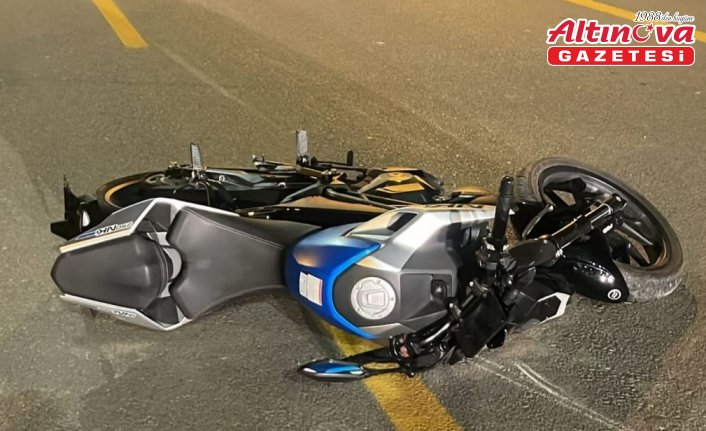 Karabük'te kaldırıma çarpan motosikletteki 1 kişi öldü, 1 kişi yaralandı