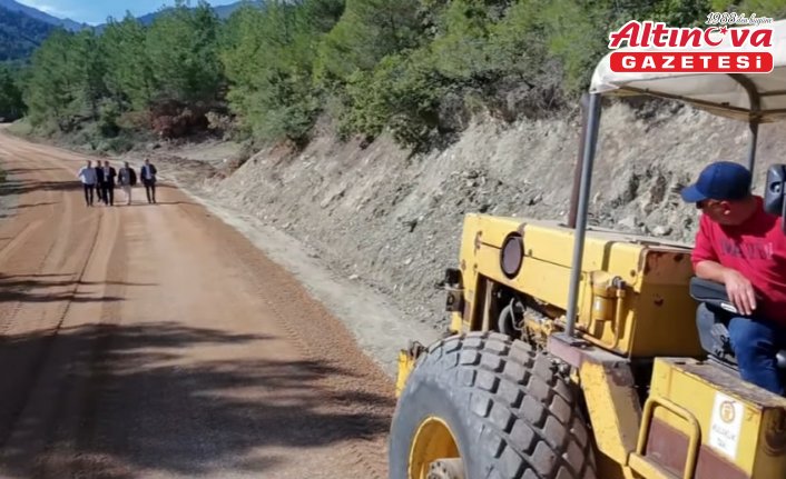 Kaymakam Doğancı, Dikmen'de yol çalışmalarını inceledi