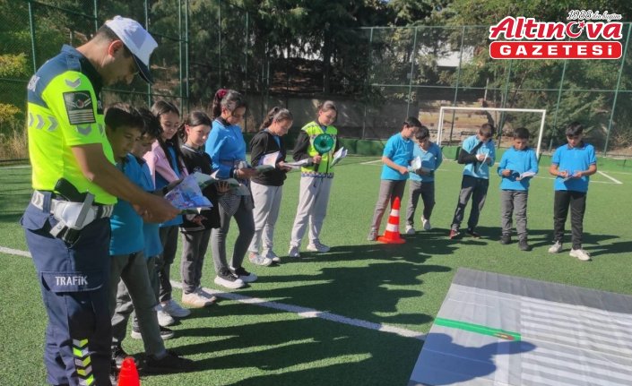 Merzifon’da öğrencilere trafik eğitimi verildi