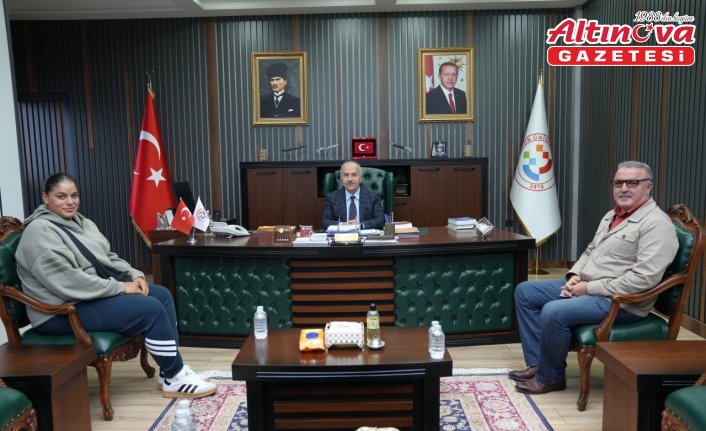 Milli sporcu Havvanur Kethüda Trabzon Üniversitesi'ne ziyaret etti
