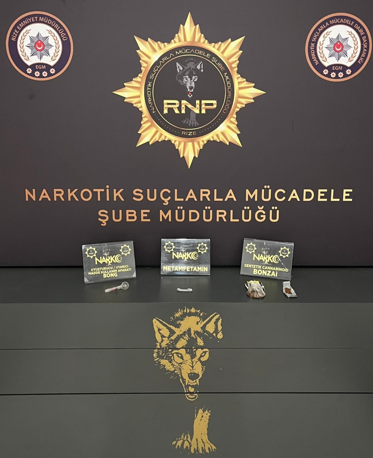 Rize'de uyuşturucu operasyonunda yakalanan 2 zanlı tutuklandı