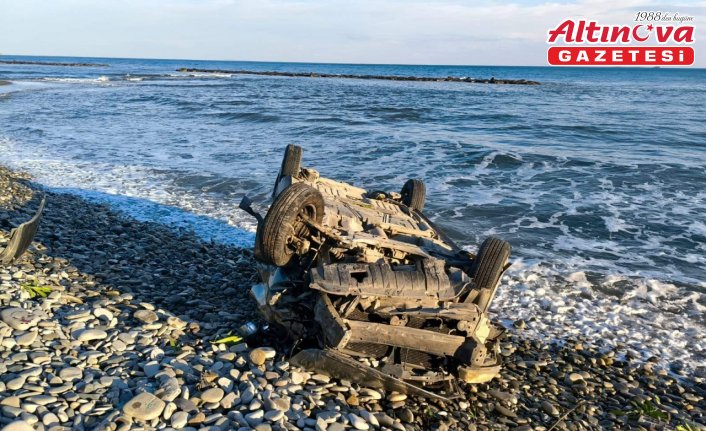 Samsun'da deniz kenarına devrilen otomobilin sürücüsü yaralandı